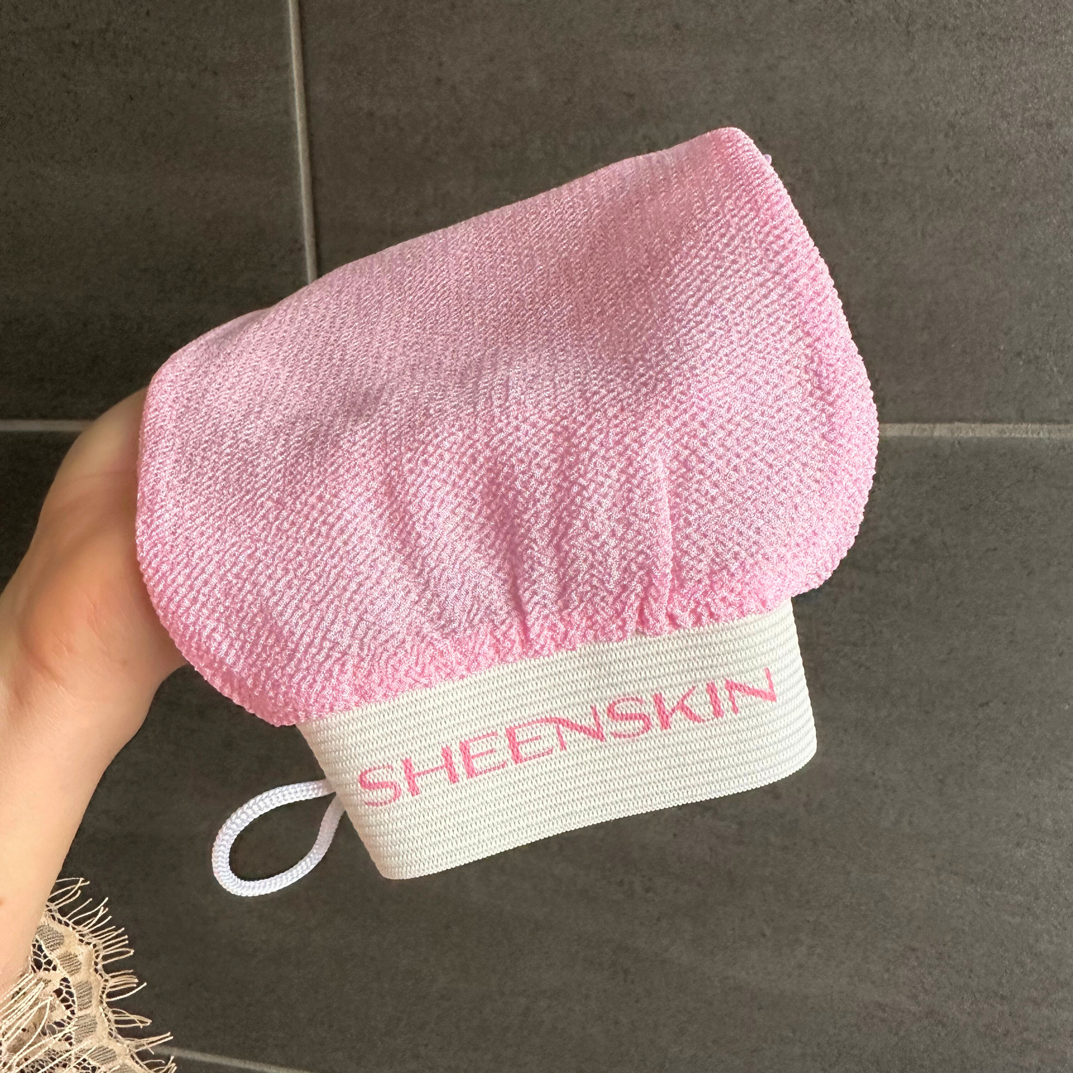 Sheen Exfoliating Mitt